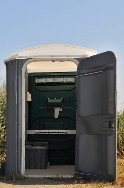 Portable Toilet Options We Offer in Moline Acres, MO